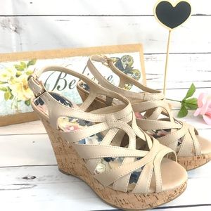 💕 Beautiful NUDE platform sandals 👡